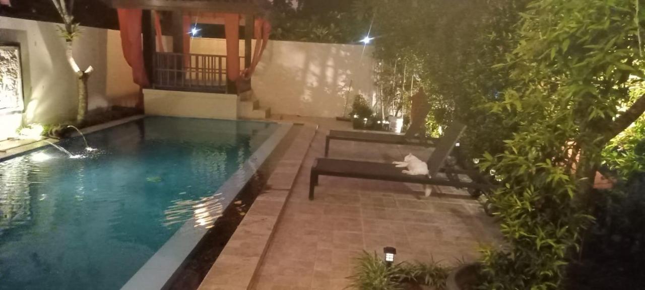 Rosseno Villa Yogyakarta Eksteriør billede