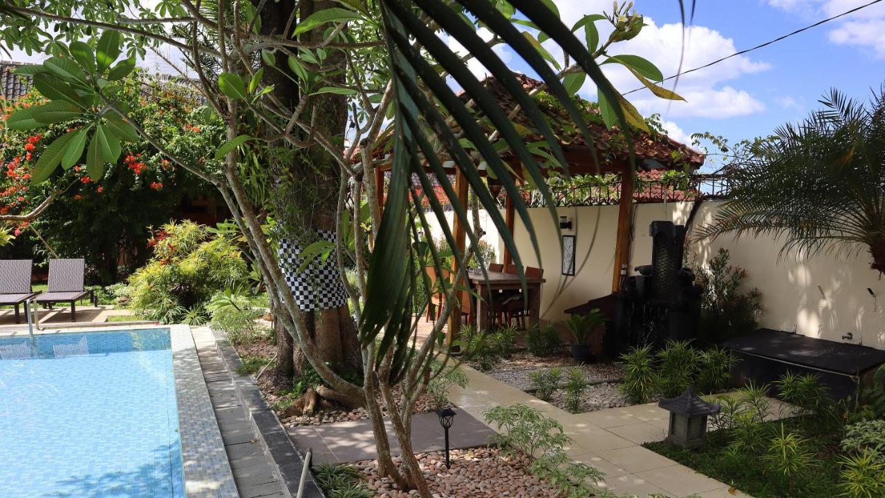 Rosseno Villa Yogyakarta Eksteriør billede